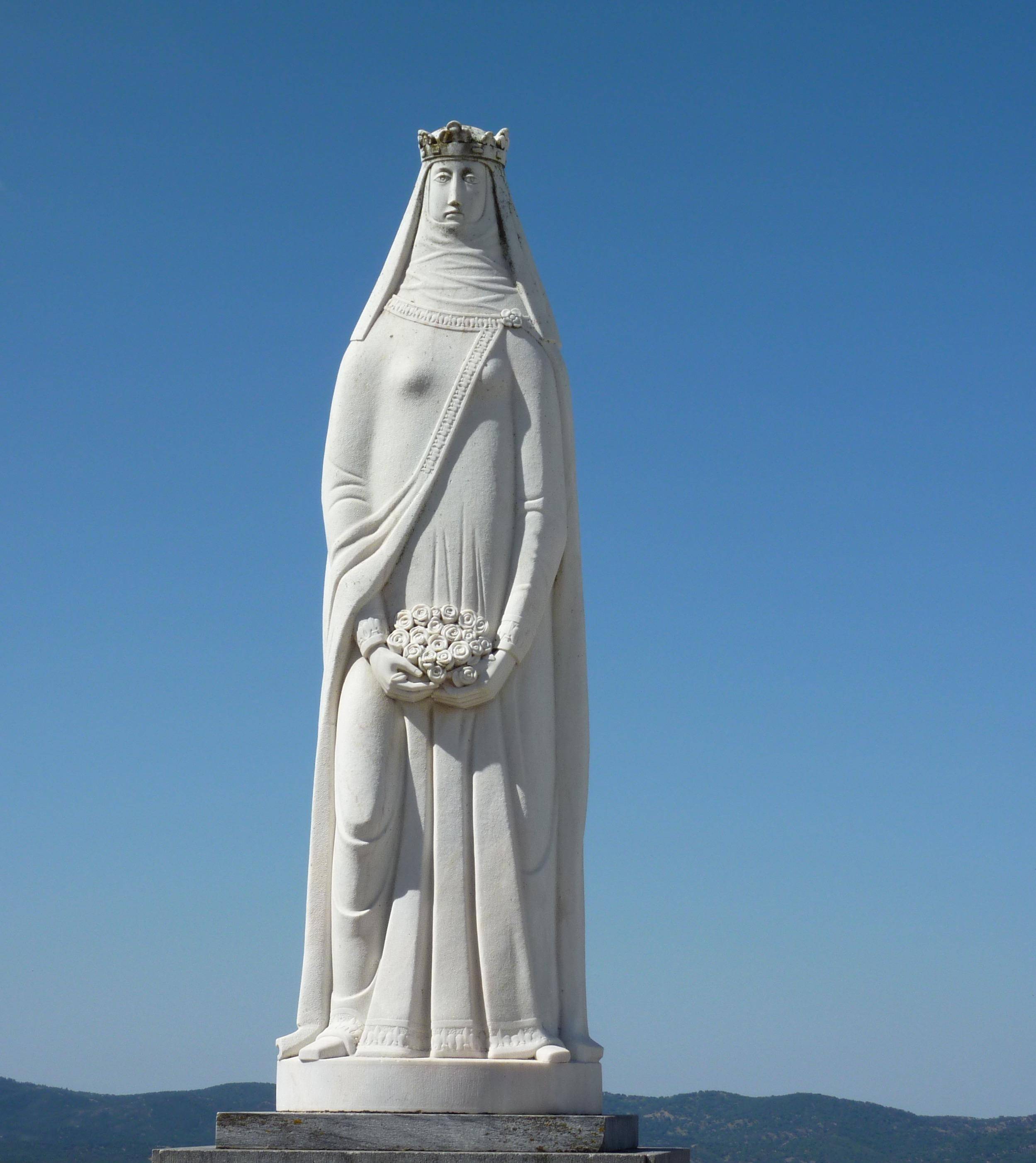 Statue of Santa Isabel Statue of Santa Isabel