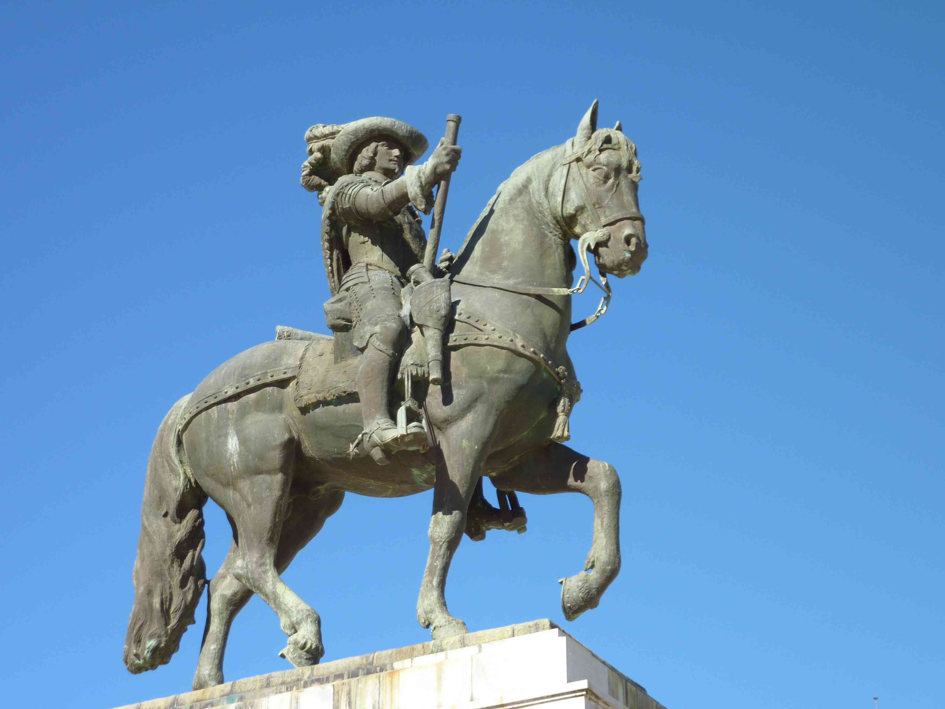 Statue of D João IV Statue of D João IV